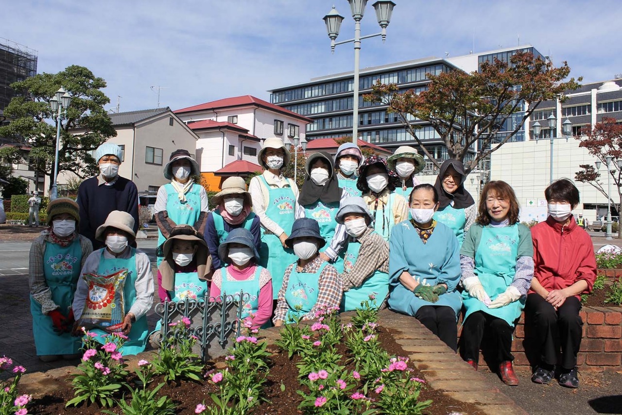 秋の花壇づくり　焼津市花の会様