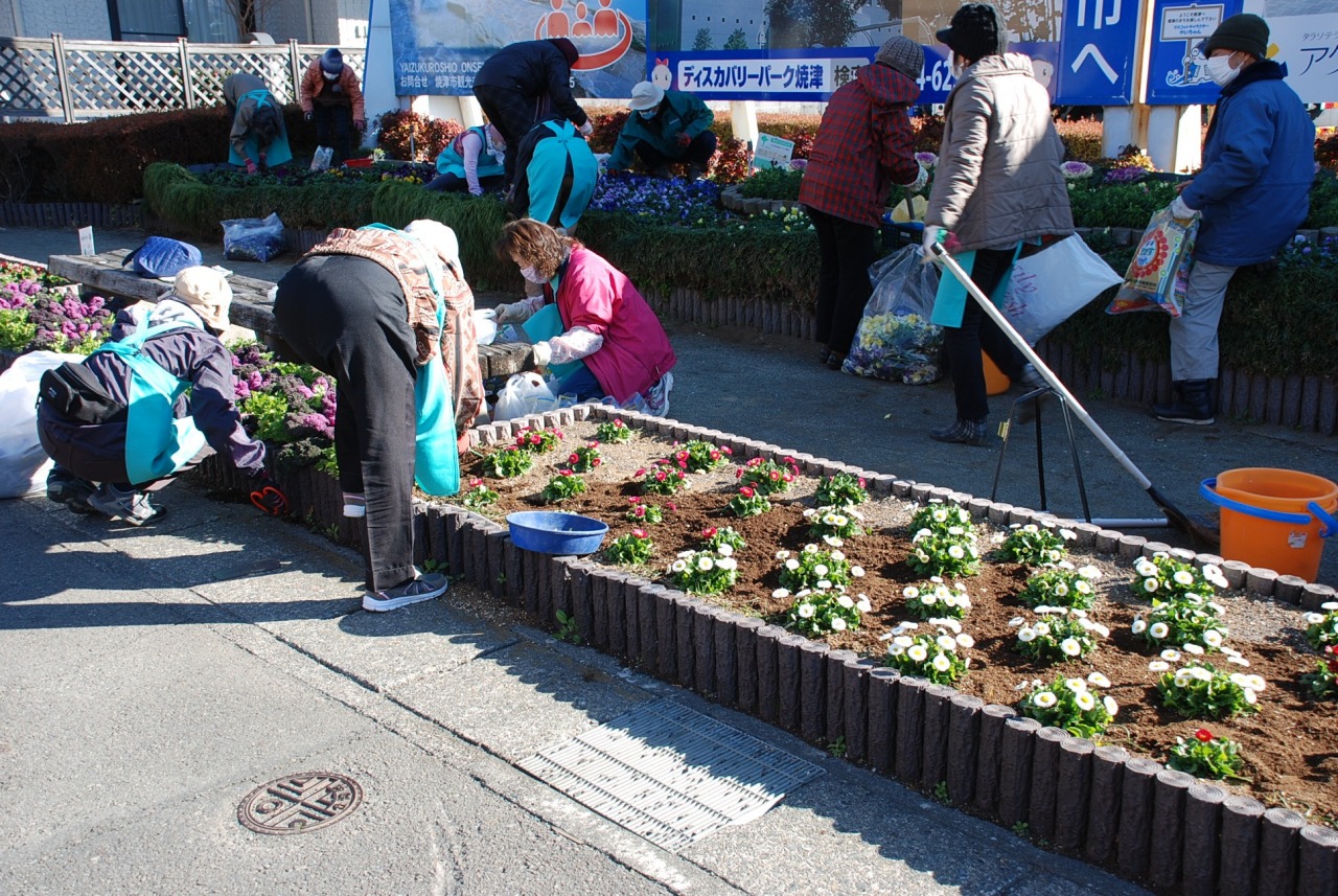 焼津市花の会様　2月のお手入れ